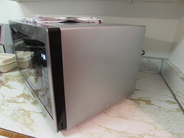 1100 WATT PANASONIC MICROWAVE