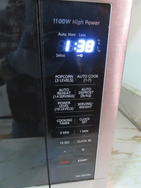 1100 WATT PANASONIC MICROWAVE