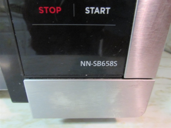 1100 WATT PANASONIC MICROWAVE