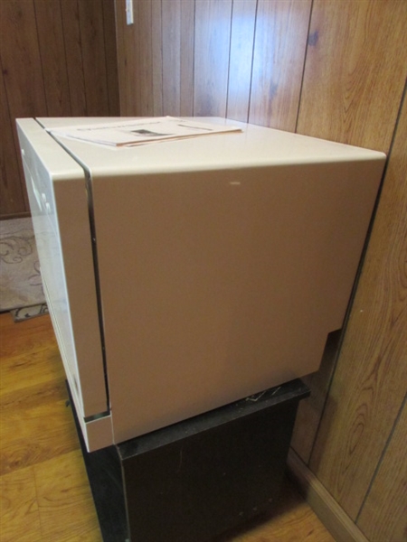SPT COUNTERTOP PORTABLE DISHWASHER ON ROLLING STAND - LIKE NEW CONDITION