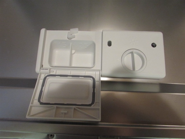 SPT COUNTERTOP PORTABLE DISHWASHER ON ROLLING STAND - LIKE NEW CONDITION