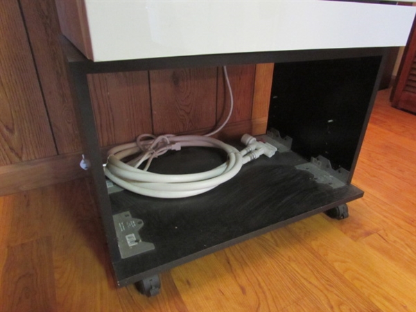 SPT COUNTERTOP PORTABLE DISHWASHER ON ROLLING STAND - LIKE NEW CONDITION