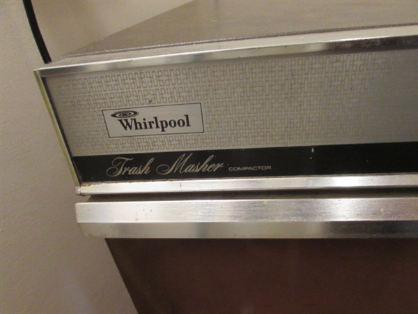 VINTAGE WHIRLPOOL TRASH MASHER - WORKS