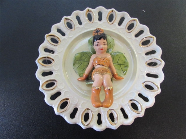 VINTAGE 3 DIMENSIONAL PIXIE PLATES