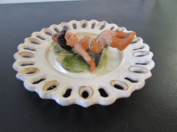 VINTAGE 3 DIMENSIONAL PIXIE PLATES