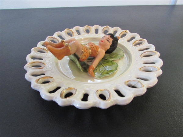 VINTAGE 3 DIMENSIONAL PIXIE PLATES