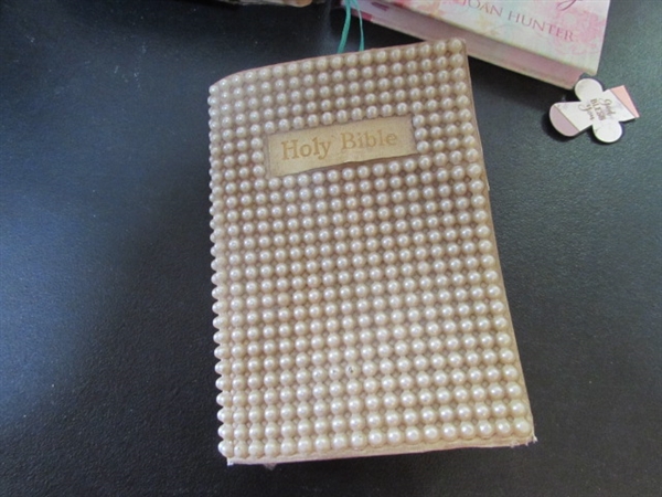 BIBLES & MORE