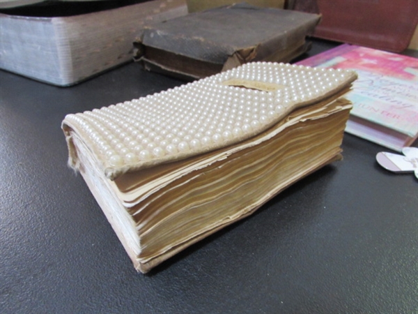 BIBLES & MORE