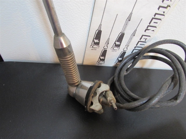 VINTAGE ROYCE CB W/MIC & UNIDEN BEARCAT SCANNER