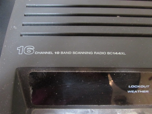 VINTAGE ROYCE CB W/MIC & UNIDEN BEARCAT SCANNER