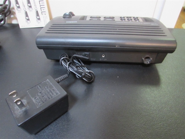 VINTAGE ROYCE CB W/MIC & UNIDEN BEARCAT SCANNER