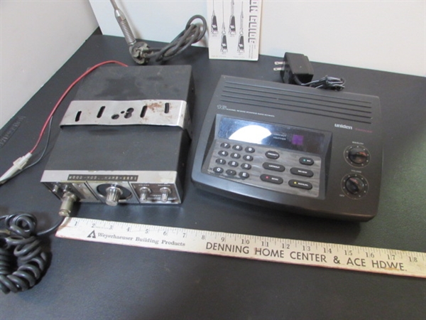VINTAGE ROYCE CB W/MIC & UNIDEN BEARCAT SCANNER