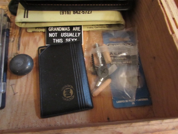 CONTENTS OF 2 DRAWERS