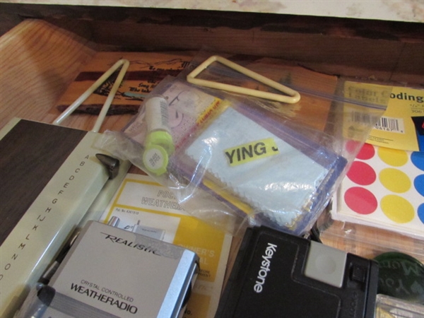 CONTENTS OF 2 DRAWERS
