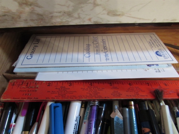 CONTENTS OF 2 DRAWERS