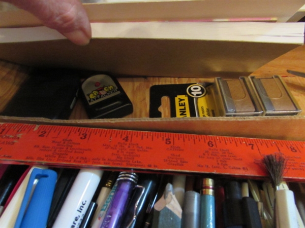CONTENTS OF 2 DRAWERS