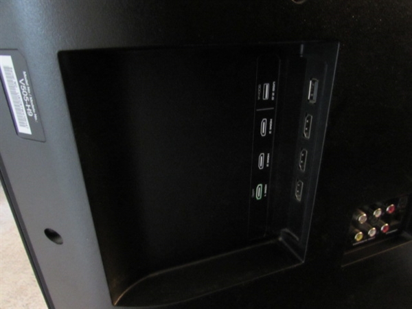 50 VIZIO FLAT SCREEN TV WITH STAND