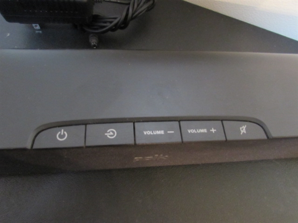POLK AUDIO SOUNDBAR WITH REMOTE