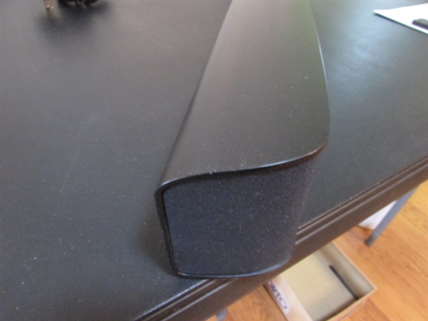 POLK AUDIO SOUNDBAR WITH REMOTE