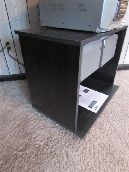 RCA STEREO SYSTEM W 5-DISC CD CHANGER WITH REMOTE, STAND & CASSETTES