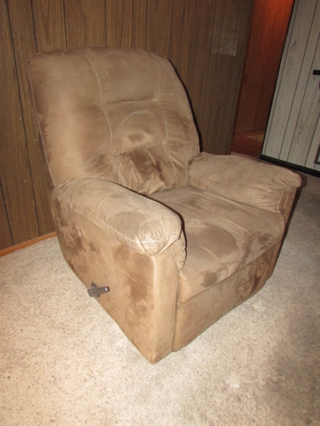 MICROFIBER RECLINER - CLEAN & COMFY