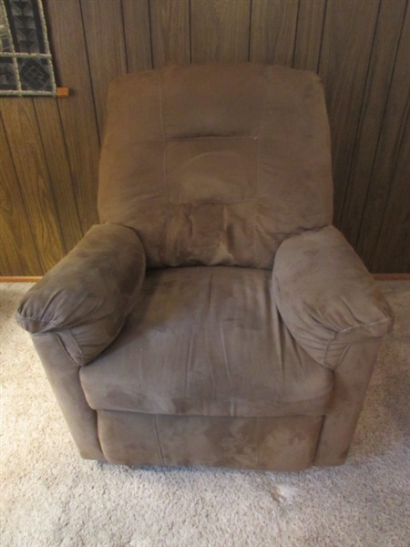 MICROFIBER RECLINER - CLEAN & COMFY