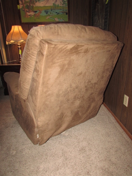 MICROFIBER RECLINER - CLEAN & COMFY