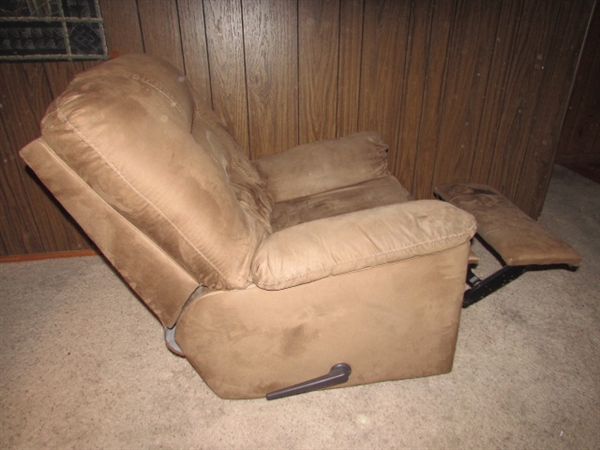 MICROFIBER RECLINER - CLEAN & COMFY