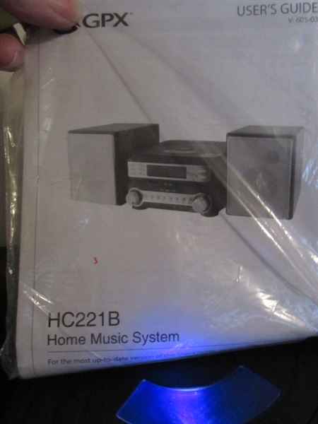 COLLECTION OF MUSIC CD'S & MINI CD PLAYER W/SPEAKERS