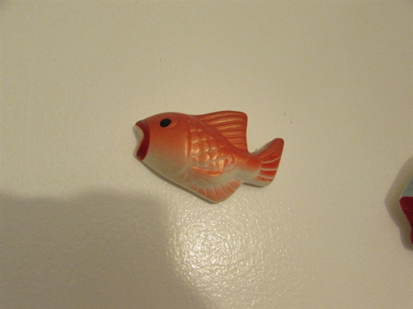 VINTAGE CHALKWARE FISH WALL DECOR
