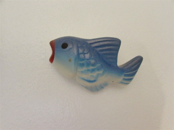 VINTAGE CHALKWARE FISH WALL DECOR