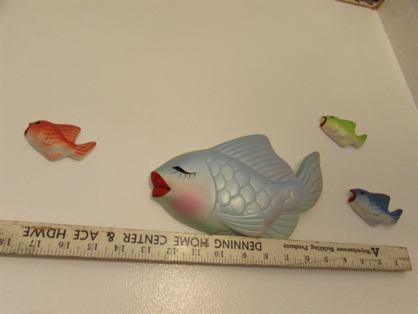 VINTAGE CHALKWARE FISH WALL DECOR