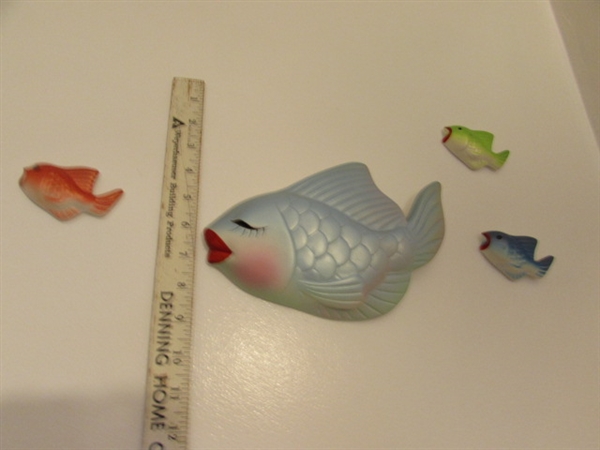 VINTAGE CHALKWARE FISH WALL DECOR