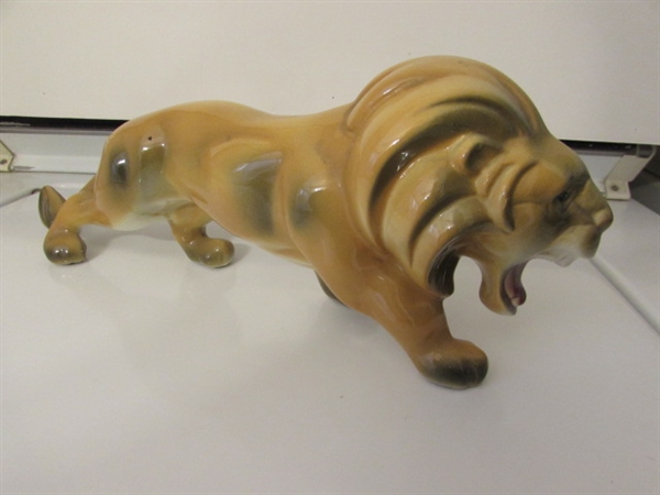 VINTAGE SHAWNEE BIRD PLANTER & LION STATUE