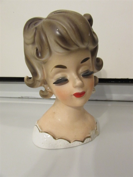 WOODEN BOOKENDS WITH GLOBES & VINTAGE RUBENS HEAD VASE
