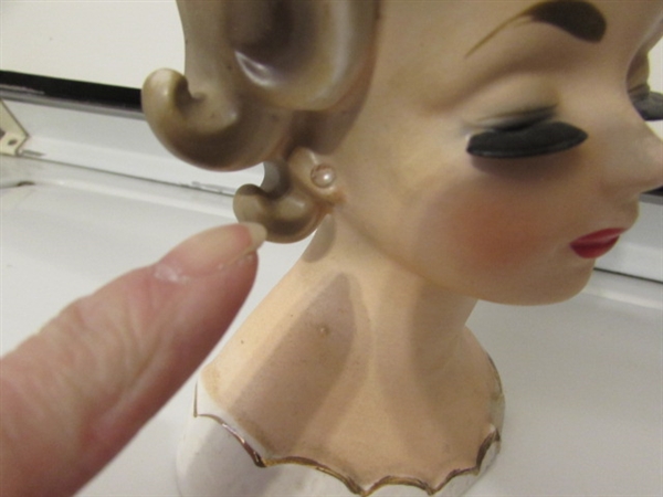 WOODEN BOOKENDS WITH GLOBES & VINTAGE RUBENS HEAD VASE