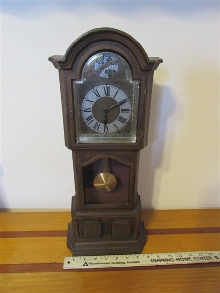 2 VINTAGE ELECTRIC CLOCKS, BATTERY OPERATED CLOCK & THERMOMETER