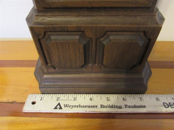 2 VINTAGE ELECTRIC CLOCKS, BATTERY OPERATED CLOCK & THERMOMETER