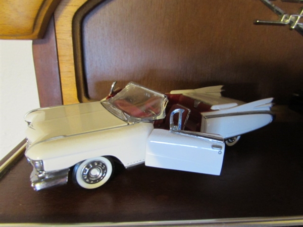 THE CLASSIC CARS OF THE 50'S DIE CAST CARS & DISPLAY SHELF FRANKLIN MINT 1:43 SCALE