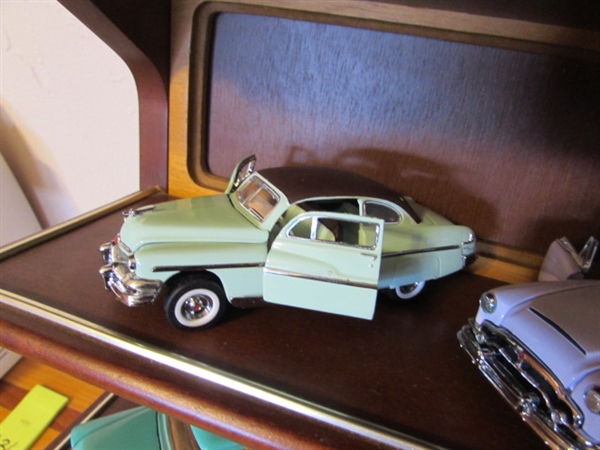 THE CLASSIC CARS OF THE 50'S DIE CAST CARS & DISPLAY SHELF FRANKLIN MINT 1:43 SCALE