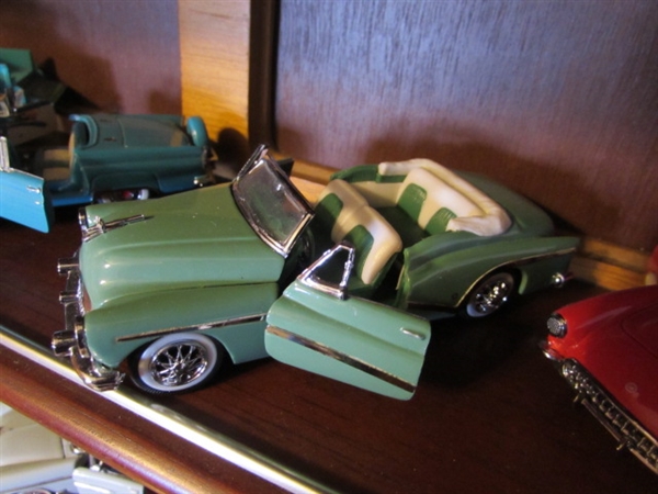THE CLASSIC CARS OF THE 50'S DIE CAST CARS & DISPLAY SHELF FRANKLIN MINT 1:43 SCALE
