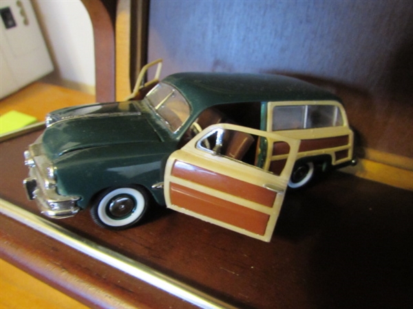 THE CLASSIC CARS OF THE 50'S DIE CAST CARS & DISPLAY SHELF FRANKLIN MINT 1:43 SCALE