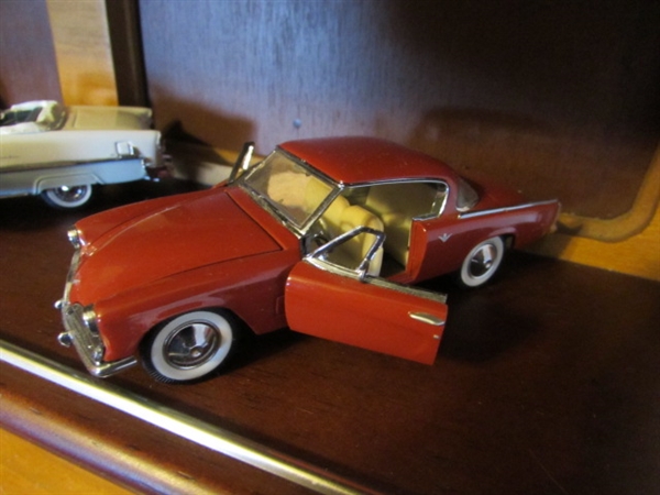 THE CLASSIC CARS OF THE 50'S DIE CAST CARS & DISPLAY SHELF FRANKLIN MINT 1:43 SCALE