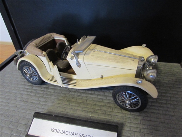 FRANKLIN MINT 1/24 SCALE 1938 JAGUAR SS100 DIECAST CAR IN CASE