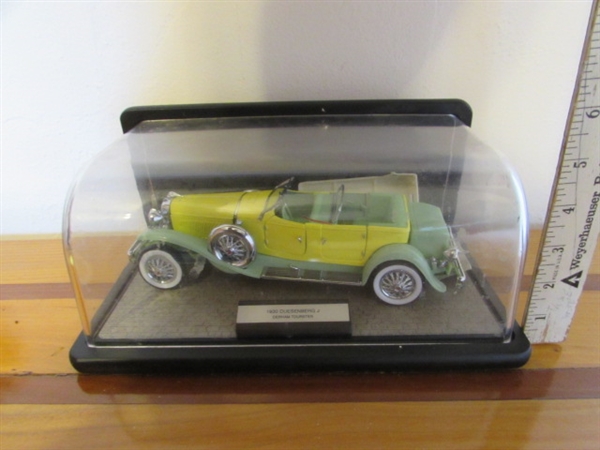 FRANKLIN MINT 1/24 SCALE 1930 DUESENBERG J DERHAM TOURSTER DIE CAST CAR IN CASE