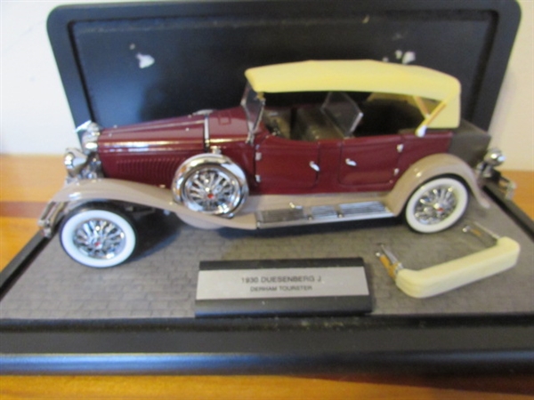 BURGUNDY FRANKLIN MINT 1/24 SCALE 1930 DUESENBERG J DURHAM TOURSTER DIE CAST CAR IN CASE
