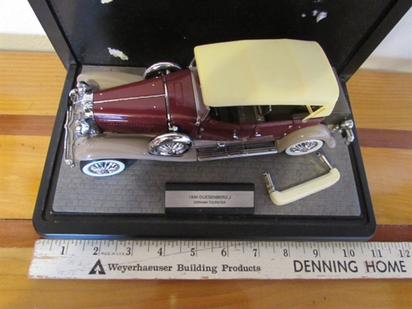 BURGUNDY FRANKLIN MINT 1/24 SCALE 1930 DUESENBERG J DURHAM TOURSTER DIE CAST CAR IN CASE