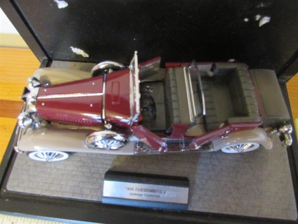 BURGUNDY FRANKLIN MINT 1/24 SCALE 1930 DUESENBERG J DURHAM TOURSTER DIE CAST CAR IN CASE