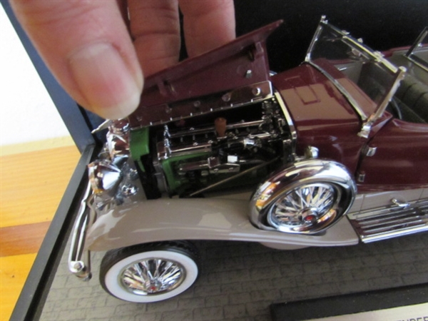 BURGUNDY FRANKLIN MINT 1/24 SCALE 1930 DUESENBERG J DURHAM TOURSTER DIE CAST CAR IN CASE