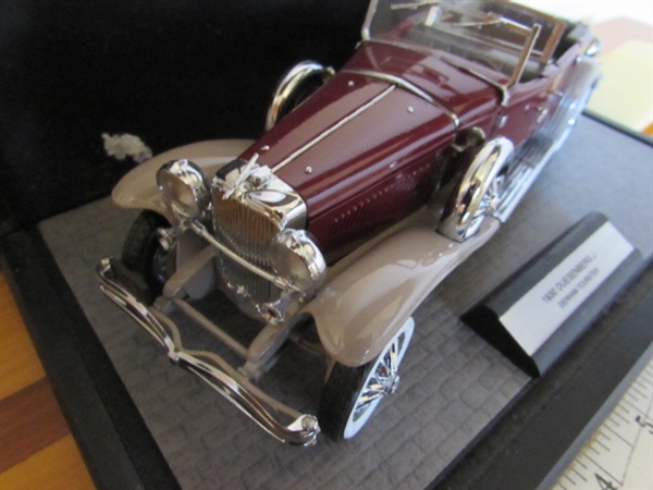 BURGUNDY FRANKLIN MINT 1/24 SCALE 1930 DUESENBERG J DURHAM TOURSTER DIE CAST CAR IN CASE